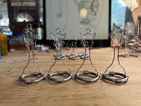 Image 46 from Wire Chess Set by Tim Elverston